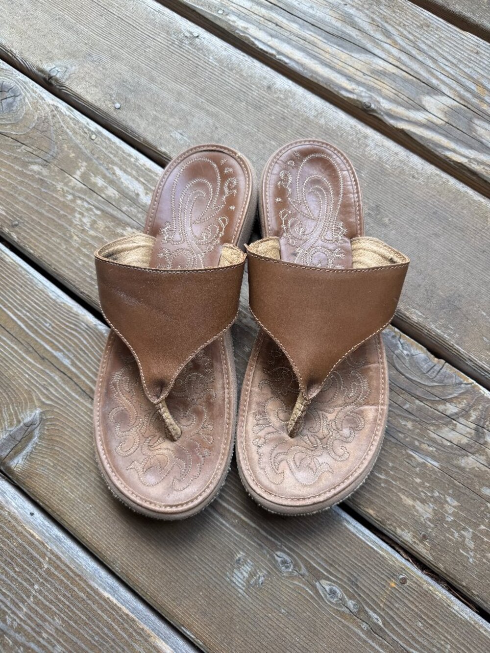 Olukai Paniolo Lipi Brown Leather Embroidered Sandal in Women's 11